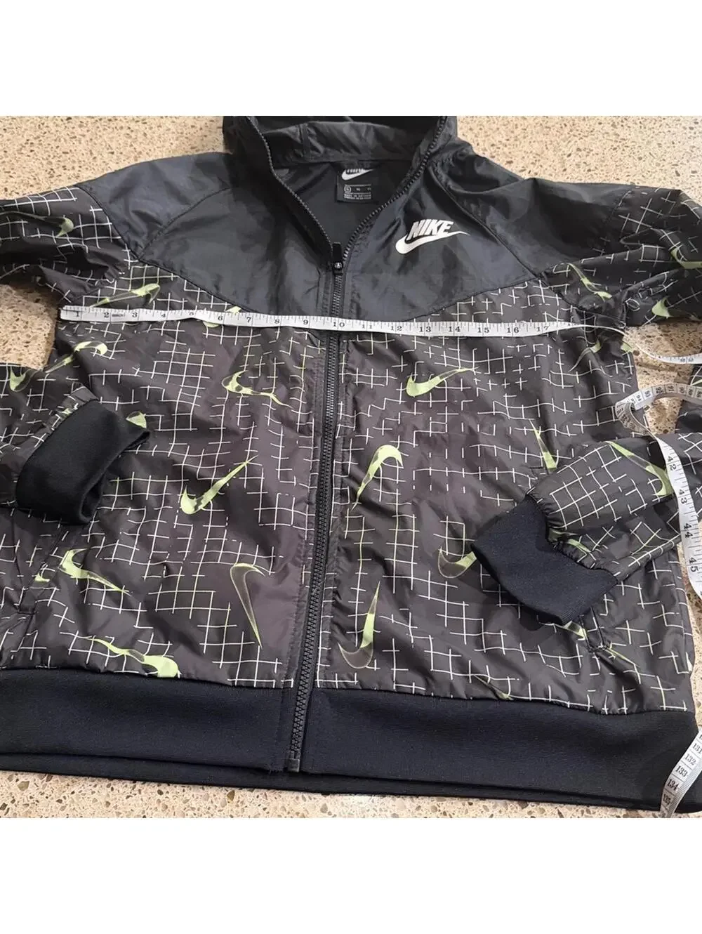 Nike warm up jacket size youth XL